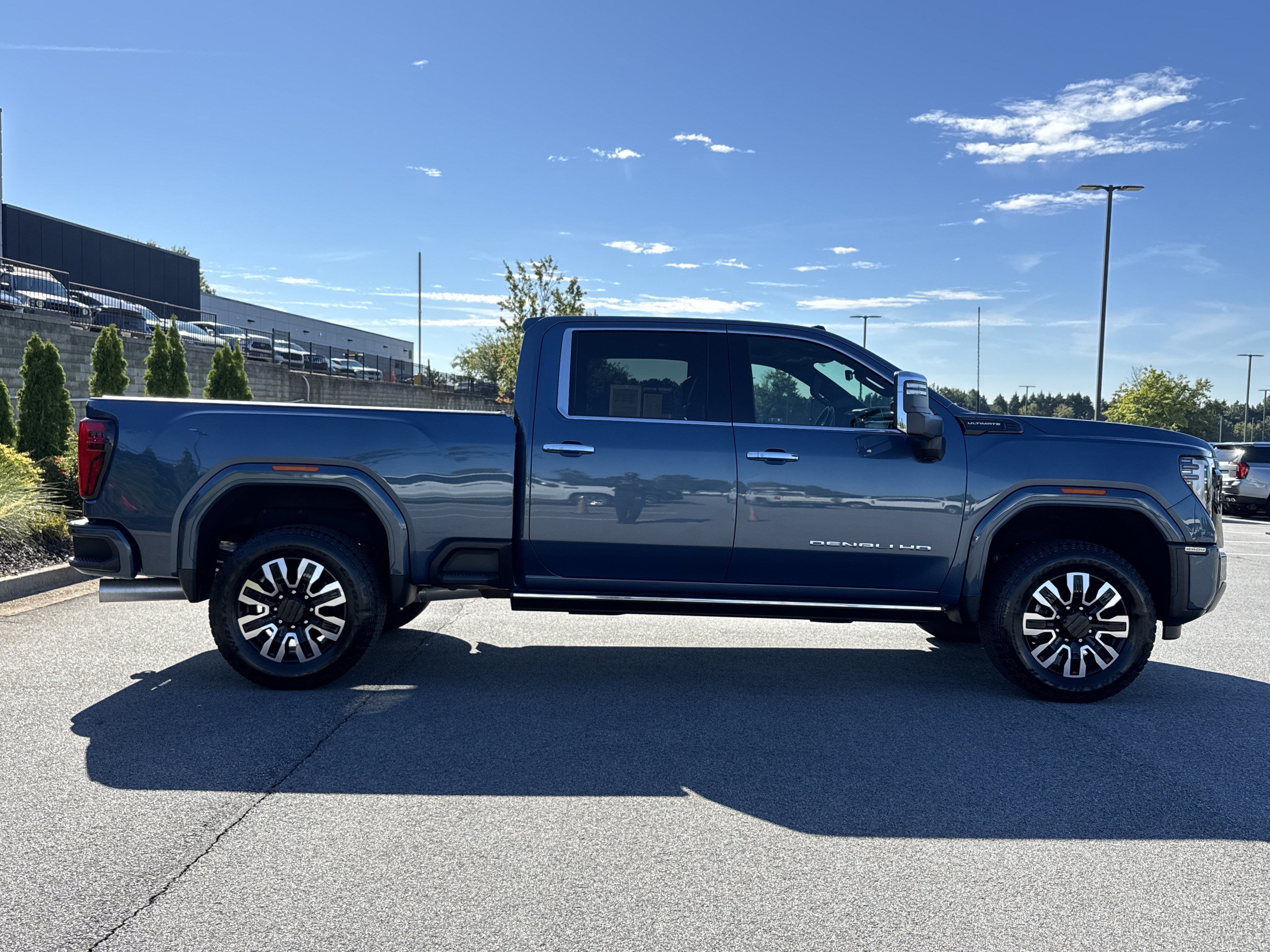 Used 2025 GMC Sierra 2500 Denali Ultimate AWD/4WD image 11