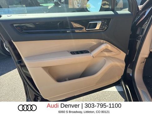Used 2023 Porsche Cayenne Coupe AWD/4WD image 12