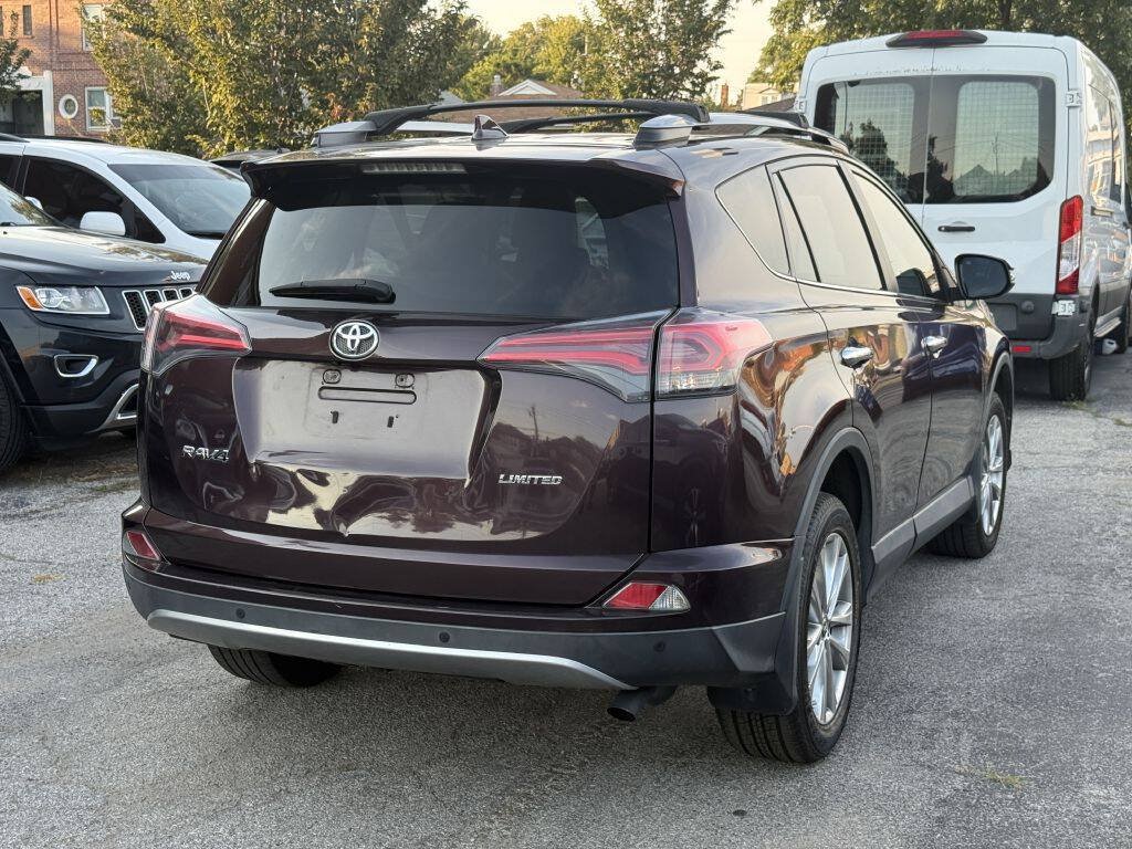 Used 2018 Toyota RAV4 Limited w/ Advanced Technology Package FWD image 4