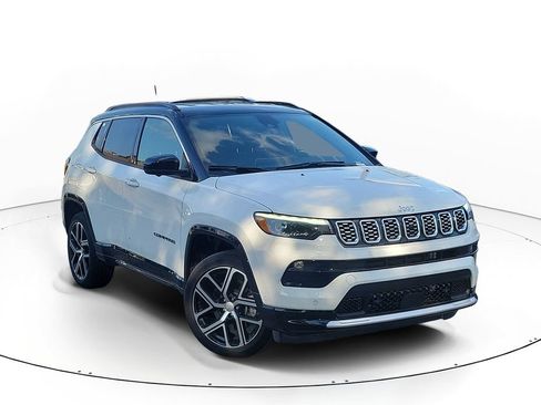 Used 2024 Jeep Compass Limited w/ Elite Group AWD/4WD image 1