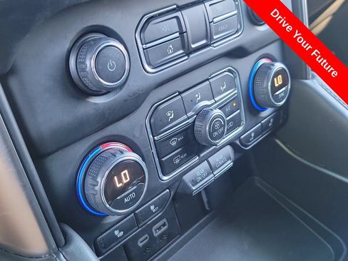 Used 2023 Chevrolet Tahoe Z71 w/ Luxury Package AWD/4WD image 13