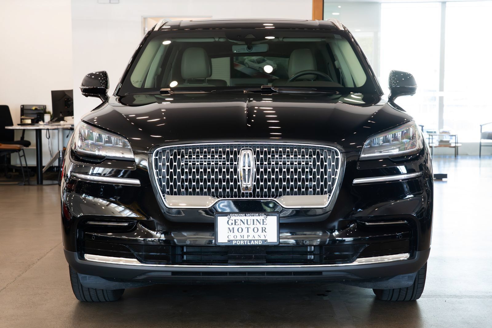 Used 2022 Lincoln Aviator Reserve RWD image 2