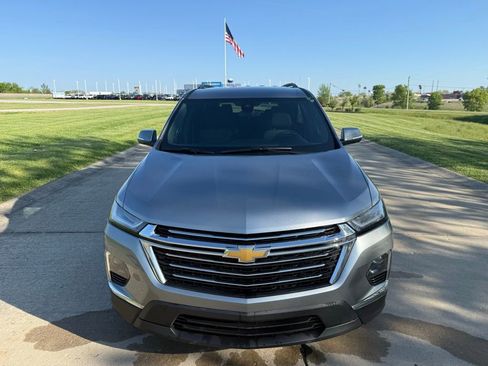 Used 2023 Chevrolet Traverse LT FWD image 12