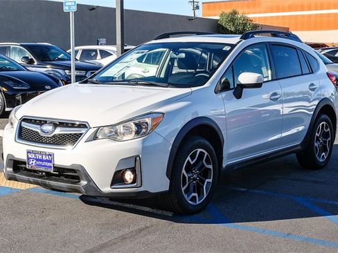 Used 2016 Subaru Crosstrek 2.0i Premium w/ Moonroof Package image 3