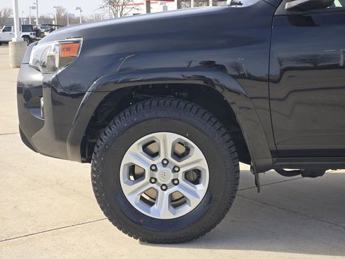 Used 2019 Toyota 4Runner SR5 image 8