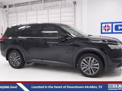 Used 2023 Nissan Pathfinder SL w/ SL Premium Package FWD image 4