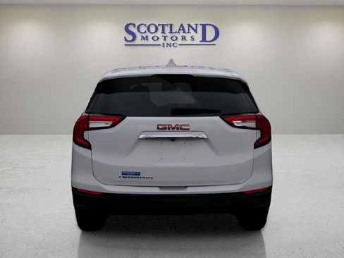 Used 2024 GMC Terrain SLE FWD image 7