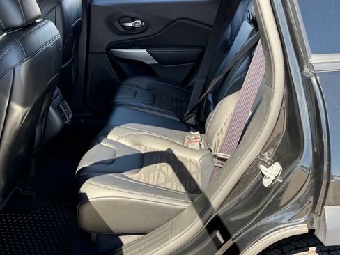 Certified 2022 Jeep Cherokee Latitude w/ Sun & Sound Group image 21