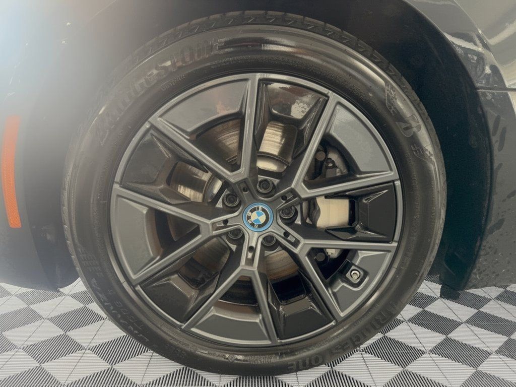 Used 2024 BMW i4 xDrive40i w/ Premium Package AWD/4WD image 10