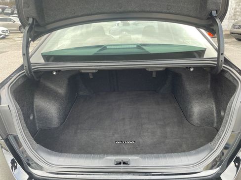 Used 2025 Nissan Altima 2.5 SV image 30