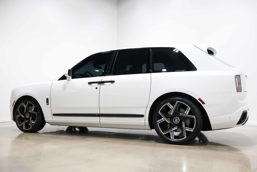 Used 2025 Rolls-Royce Cullinan Black Badge AWD/4WD image 20