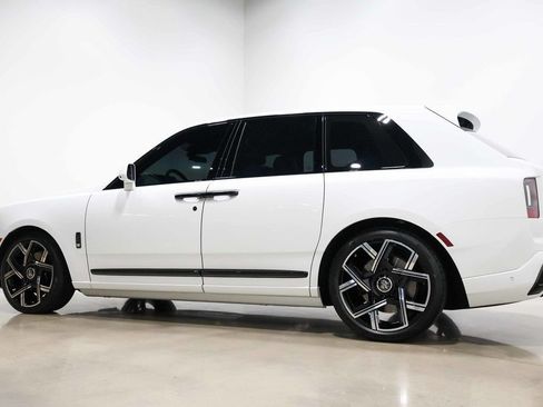 Used 2025 Rolls-Royce Cullinan Black Badge AWD/4WD image 20