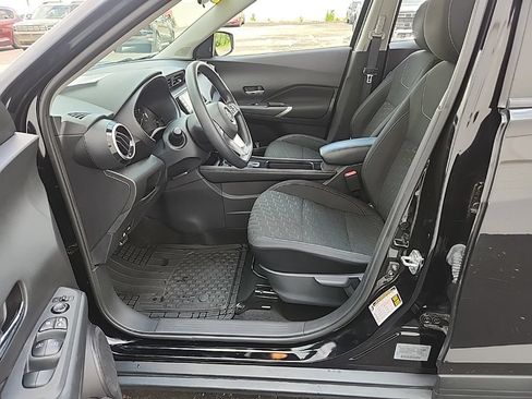 Used 2021 Nissan Kicks SV FWD image 25