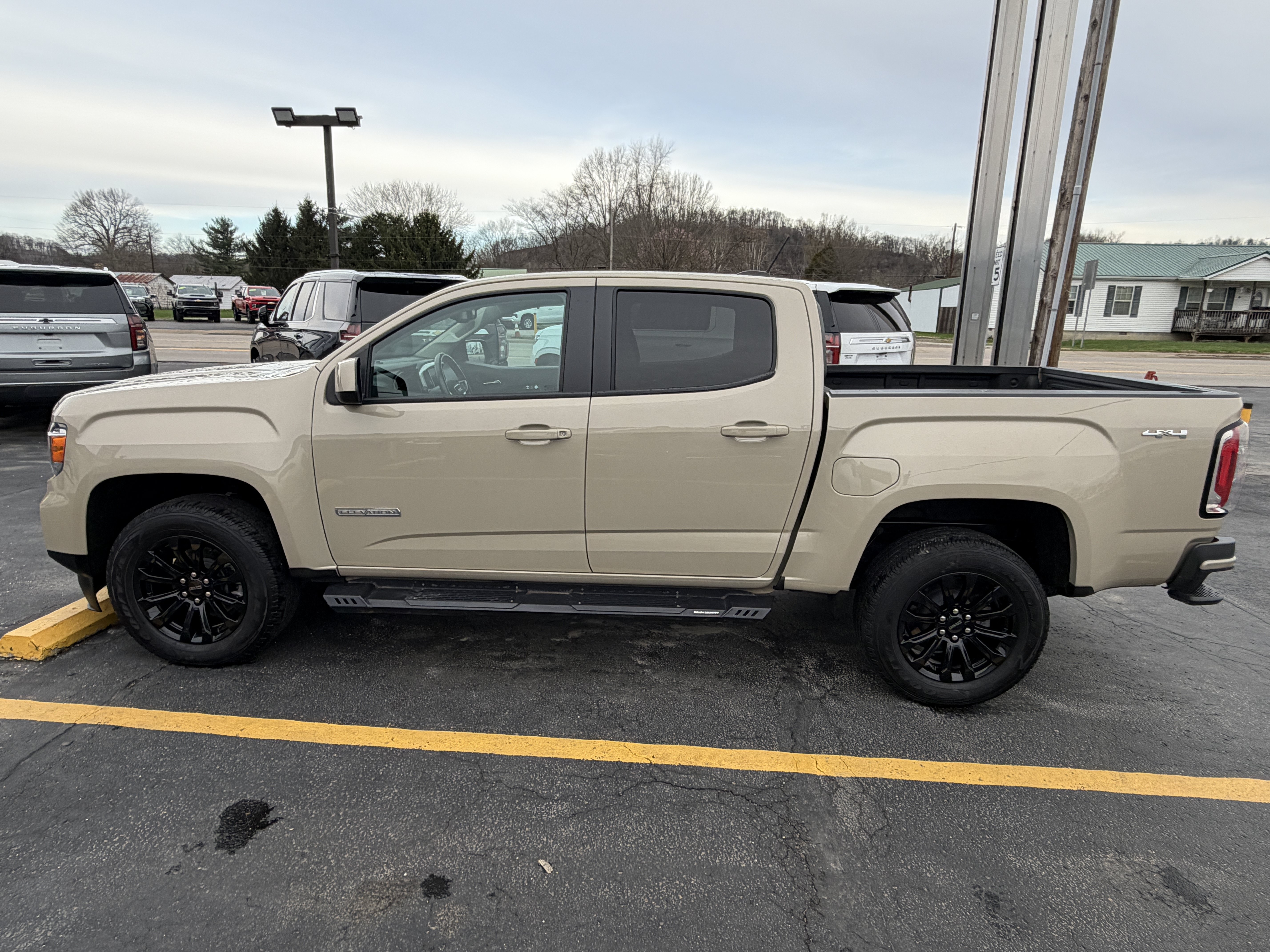 Used 2022 GMC Canyon Elevation w/ Elevation Premium Package AWD/4WD image 5