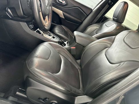 Used 2018 Jeep Cherokee Limited FWD image 11