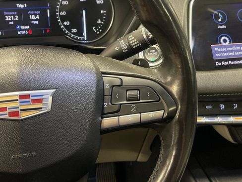 Used 2020 Cadillac XT4 Luxury w/ Cold Weather Package FWD image 28