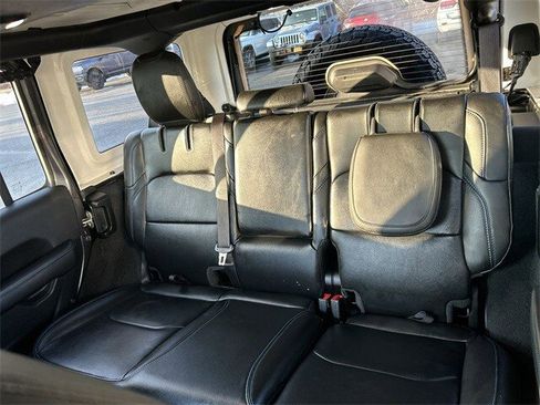 Used 2023 Jeep Wrangler Rubicon w/ Cold Weather Group image 23