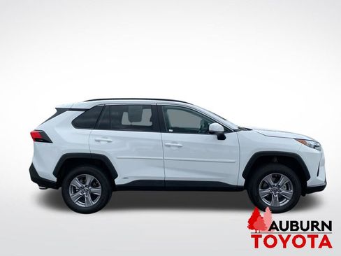 Used 2024 Toyota RAV4 LE AWD/4WD image 5