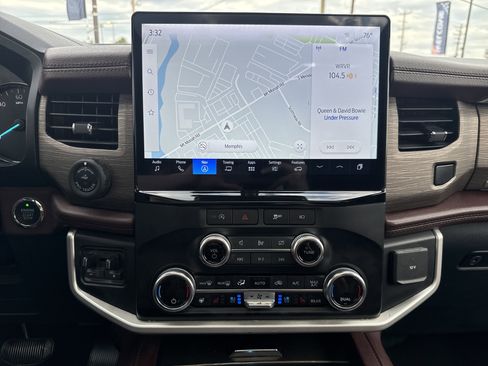 Used 2023 Ford Expedition Limited image 20