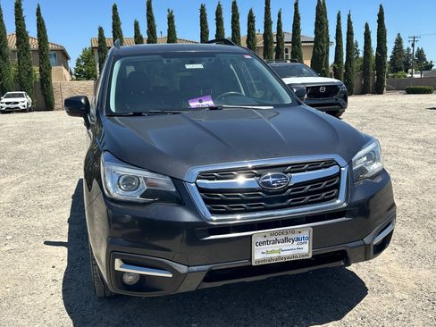 Used 2018 Subaru Forester 2.5i Touring w/ Popular Package #3B AWD/4WD image 3