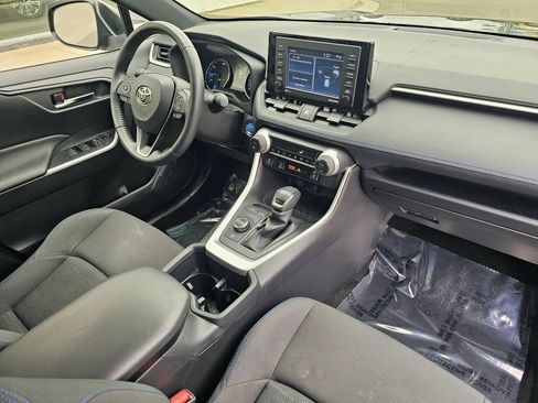 Used 2022 Toyota RAV4 SE w/ SE Grade Weather Package AWD/4WD image 10