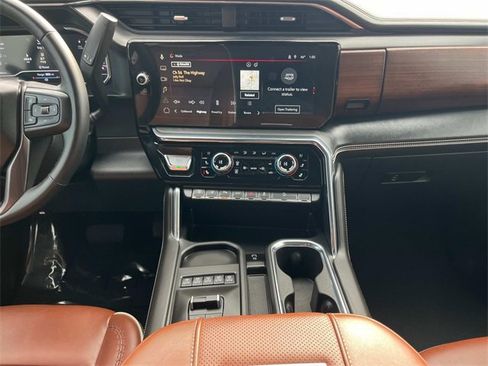 Used 2025 GMC Sierra 3500 Denali Ultimate image 6