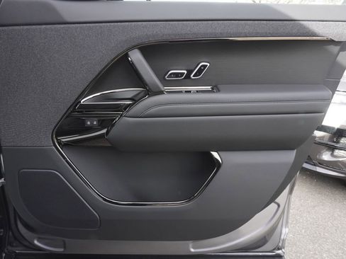 New 2025 Land Rover Range Rover Sport SE image 21