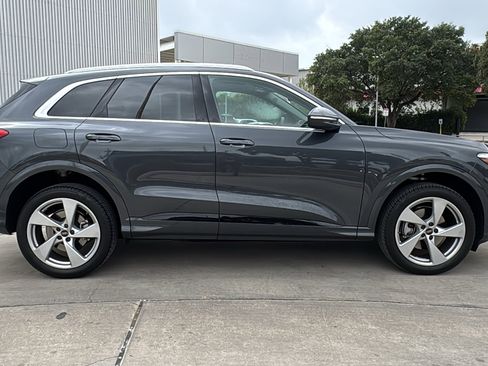 Certified 2025 Audi Q5 Premium Plus w/ Premium Plus image 8