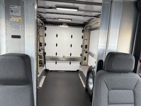 New 2025 Chevrolet Brightdrop 400 w/ Battery Pack, Max Range image 18