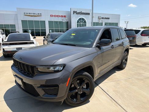 Used 2024 Jeep Grand Cherokee Altitude AWD/4WD image 1