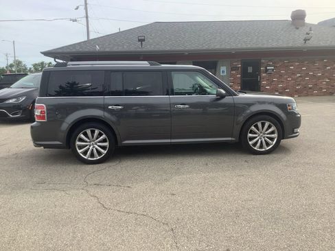 Used 2018 Ford Flex Limited w/ Equipment Group 303A AWD/4WD image 9