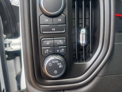 Used 2025 Chevrolet Silverado 3500 W/T image 13