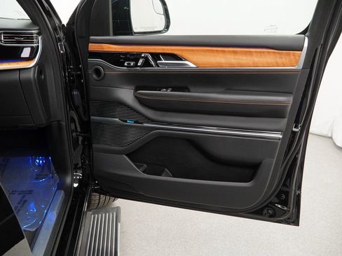 Certified 2024 Jeep Grand Wagoneer Series III w/ Rear Seat Video Group 1 image 52