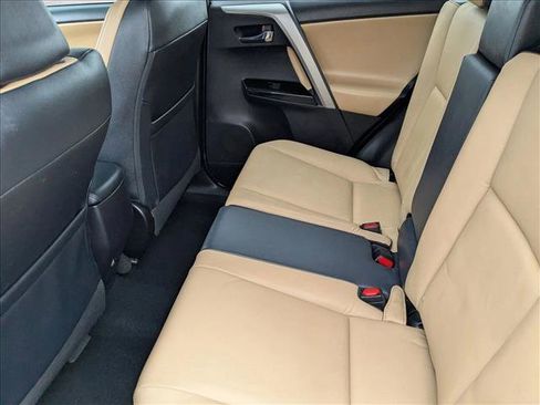 Used 2018 Toyota RAV4 Limited image 19