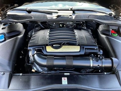 Used 2016 Porsche Cayenne image 9