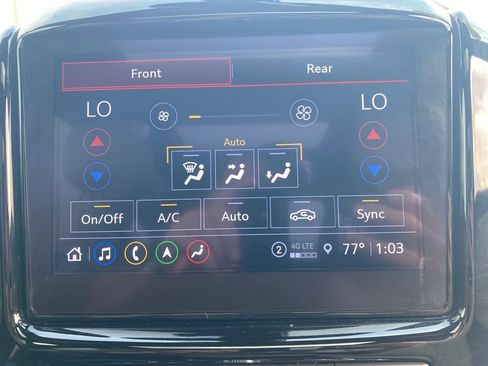 Used 2022 Chevrolet Traverse LT w/ LT Premium Package image 39