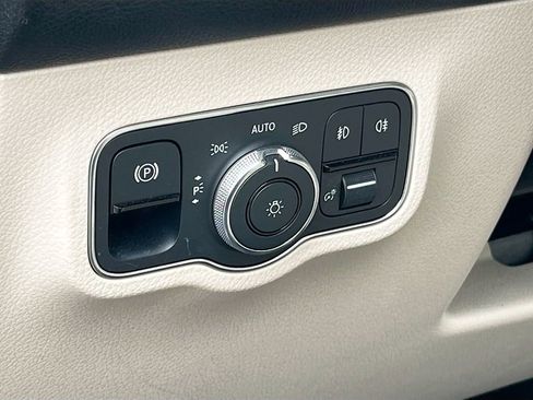 Used 2021 Mercedes-Benz GLB 250 image 10