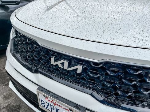 Certified 2022 Kia Sorento EX w/ Panoramic Sunroof Package AWD/4WD image 6