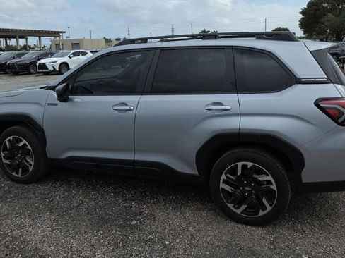 Used 2025 Subaru Forester Premium image 6