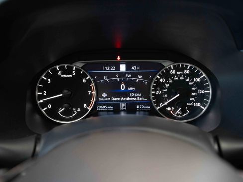 Used 2023 Nissan Altima 2.5 SV w/ SV Premium Package image 16