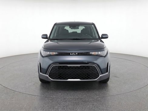 Used 2025 Kia Soul LX w/ LX Technology Package FWD image 2