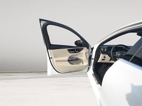 Used 2022 Mercedes-Benz C 300 C 300 image 13