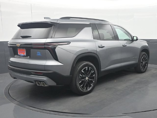 Used 2026 Chevrolet Traverse LT w/ Sun and Wheel Package FWD image 7