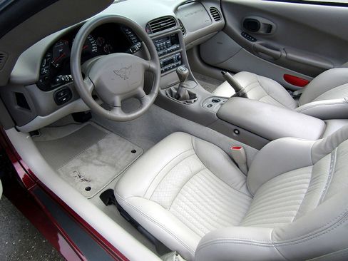 Used 2003 Chevrolet Corvette Convertible w/ Preferred Equipment Group1 RWD image 10