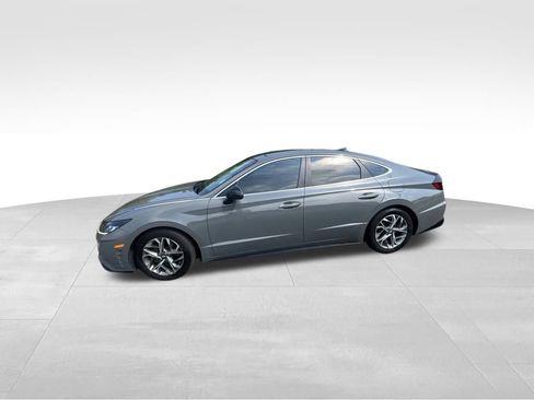 Used 2022 Hyundai Sonata SEL w/ Convenience Package FWD image 3