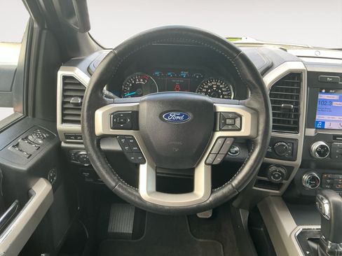Used 2019 Ford F150 Lariat w/ Equipment Group 502A Luxury AWD/4WD image 12