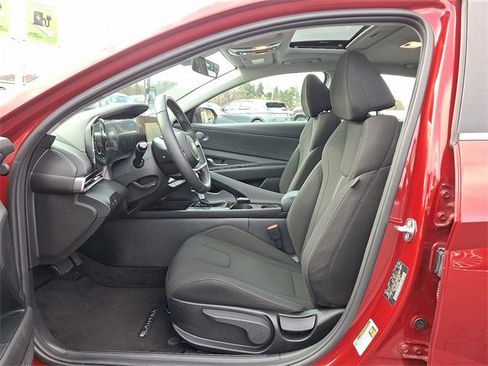 Certified 2024 Hyundai Elantra SEL w/ Convenience Package image 13