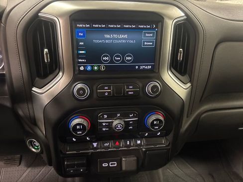 Used 2022 Chevrolet Silverado 2500 LT w/ Convenience Package image 21