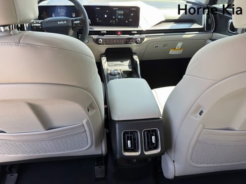 New 2026 Kia Sorento LX FWD image 22