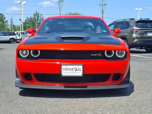 Used 2018 Dodge Challenger SRT Hellcat RWD image 2
